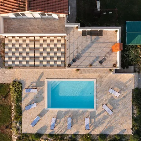 Iva With Heated Pool Willa Galovac (Zadar)