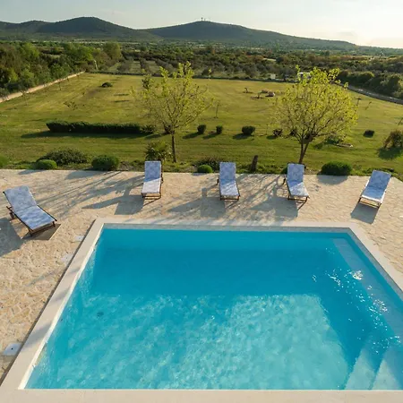 Villa Iva With Heated Pool Galovac (Zadar)