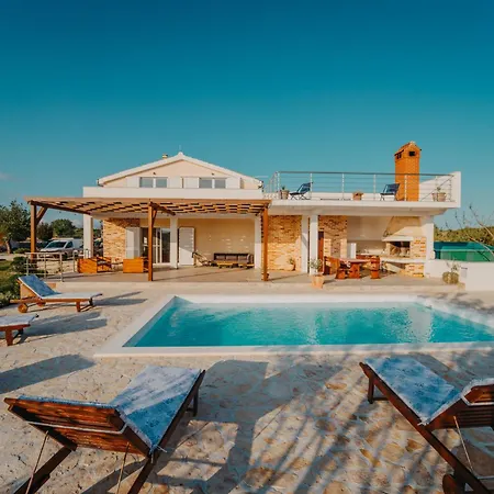 Iva With Heated Pool